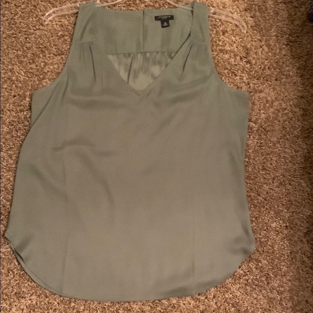 Ann Taylor Green Tank Top V-Neck Silhouette